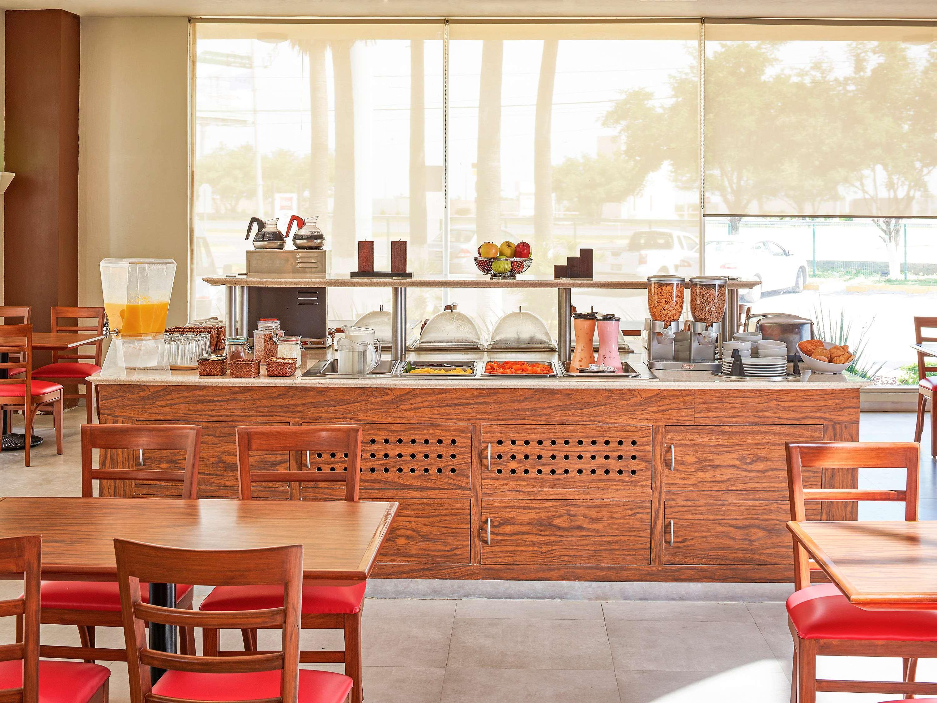 Ibis Monterrey Aeropuerto Hotel Apodaca Ngoại thất bức ảnh